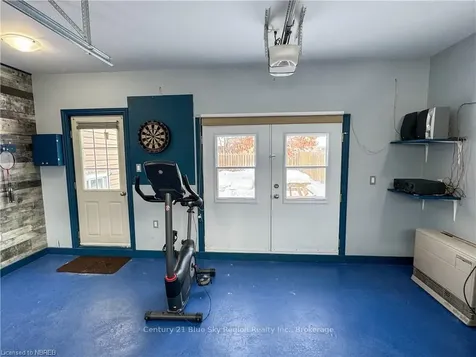 86 Whitney Avenue North Bay ON P1A 1Y5