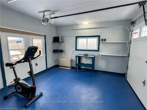 86 Whitney Avenue North Bay ON P1A 1Y5