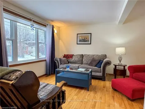 86 Whitney Avenue North Bay ON P1A 1Y5