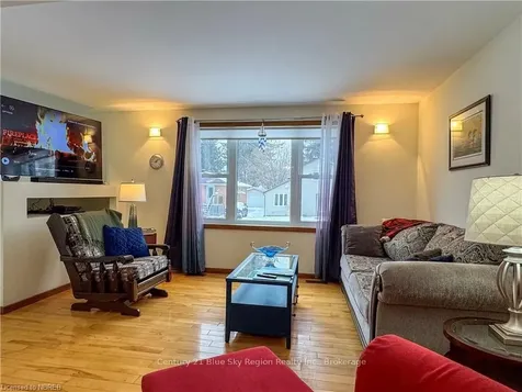 86 Whitney Avenue North Bay ON P1A 1Y5