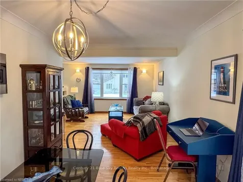 86 Whitney Avenue North Bay ON P1A 1Y5