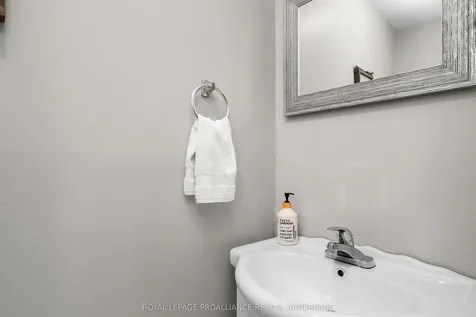 60 Dorland Drive Greater Napanee ON K7R 3K7