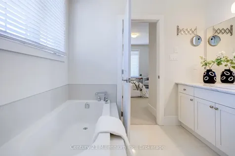 133 Yellow Birch Crescent Blue Mountains ON L9T 0L5