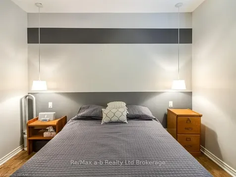 8 Queen Street Brant ON N3L 1C1