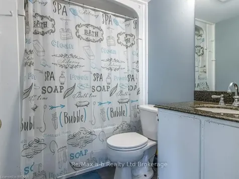 8 Queen Street Brant ON N3L 1C1