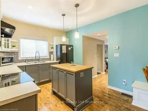 8 Queen Street Brant ON N3L 1C1