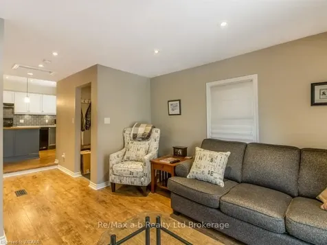 8 Queen Street Brant ON N3L 1C1