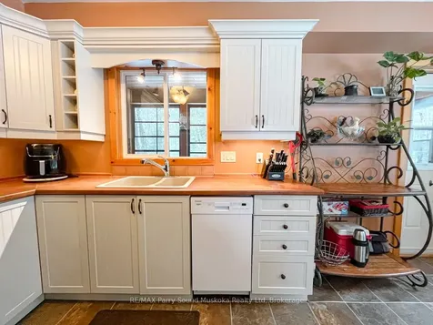 74 Carling Bay Road W Carling ON P0G 1G0