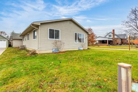 366 Gilbert Avenue Norfolk County ON N4B 2L6