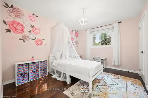 17 Darby Road Guelph ON N1K 1R4