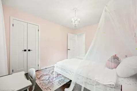 17 Darby Road Guelph ON N1K 1R4