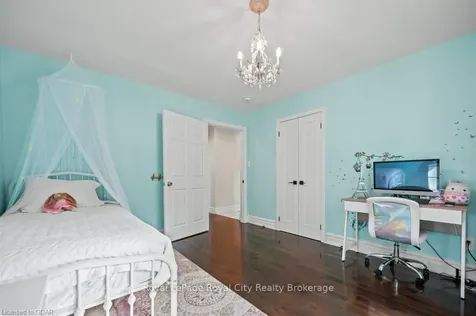 17 Darby Road Guelph ON N1K 1R4