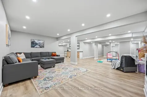 17 Darby Road Guelph ON N1K 1R4