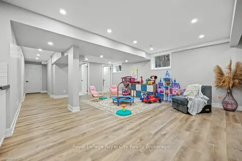 17 Darby Road Guelph ON N1K 1R4