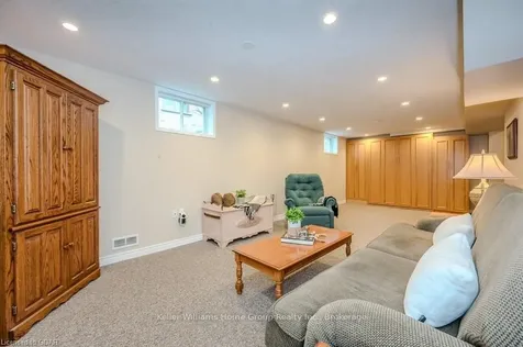 15 Wiltshire Place Guelph ON N1H 8B1