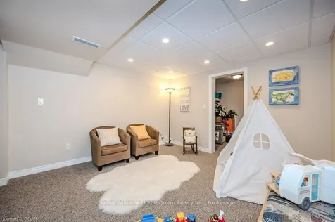 15 Wiltshire Place Guelph ON N1H 8B1