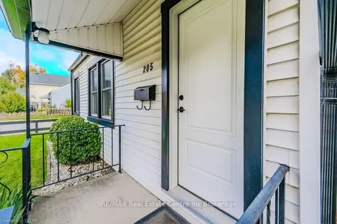 205 Schlueter Street Cambridge ON N3H 4B6