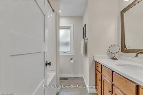 7 Ervin Crescent Guelph ON N1G 3K6