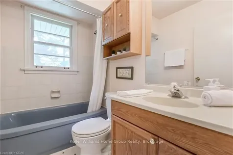 18 Ottawa Crescent Guelph ON N1E 2A3