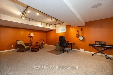 20 Fairway Avenue Meaford ON N4L 1L7