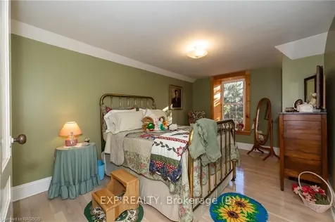 322 West Street Georgian Bluffs ON N4K 5N7