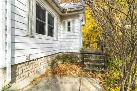 229 Birmingham Street E Wellington North ON N0G 2L2