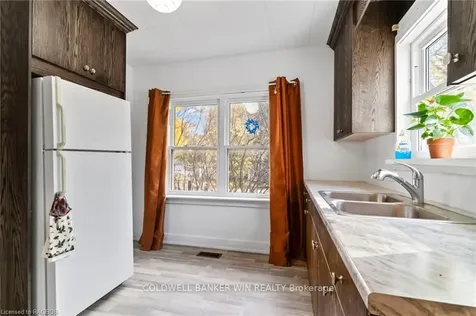 229 Birmingham Street E Wellington North ON N0G 2L2