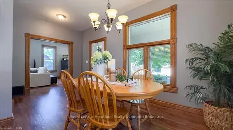 33 Goshen Street N Bluewater ON N0M 2T0