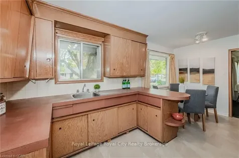 10 Pine Drive Guelph ON N1E 3Y4