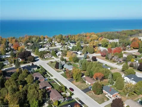 24 Maccaskill Road Kincardine ON N2Z 1J2