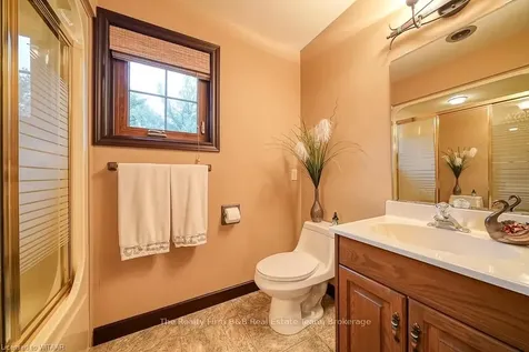 49 Elisabeth Street Blandford-blenheim ON N0J 1M0