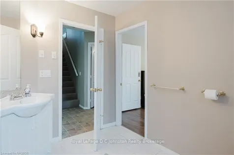 863 Mackendrick Drive Kincardine ON N2Z 1L7