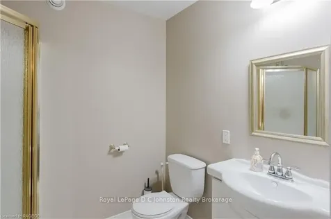 863 Mackendrick Drive Kincardine ON N2Z 1L7