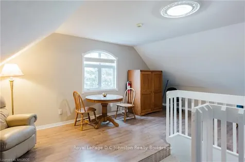 863 Mackendrick Drive Kincardine ON N2Z 1L7