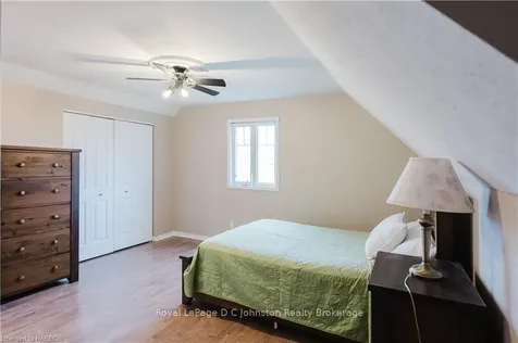 863 Mackendrick Drive Kincardine ON N2Z 1L7