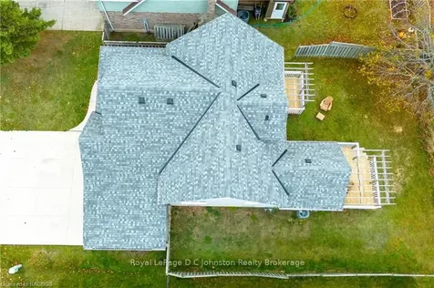 863 Mackendrick Drive Kincardine ON N2Z 1L7