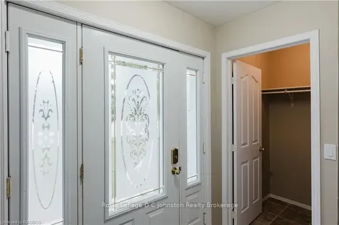 863 Mackendrick Drive Kincardine ON N2Z 1L7