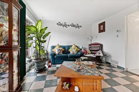 54 Poplar Drive Cambridge ON N3C 3X3