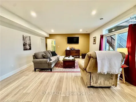 10 Devinwood Avenue Brockton ON N0G 2V0