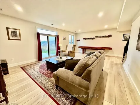 10 Devinwood Avenue Brockton ON N0G 2V0