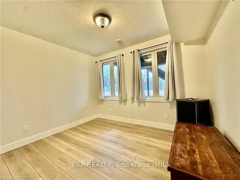 10 Devinwood Avenue Brockton ON N0G 2V0