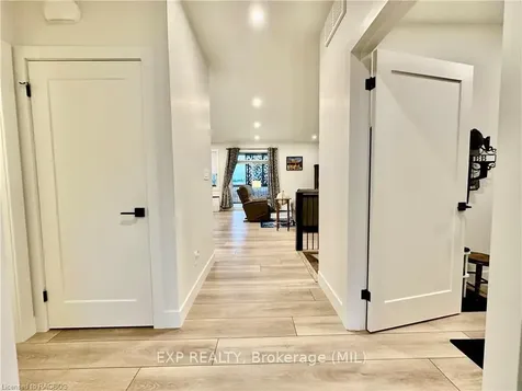 10 Devinwood Avenue Brockton ON N0G 2V0