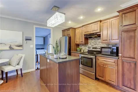355 Edward Avenue N North Perth ON N4W 1T4