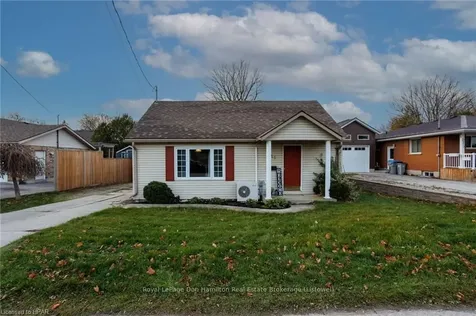 355 Edward Avenue N North Perth ON N4W 1T4