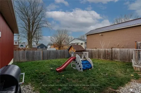 355 Edward Avenue N North Perth ON N4W 1T4