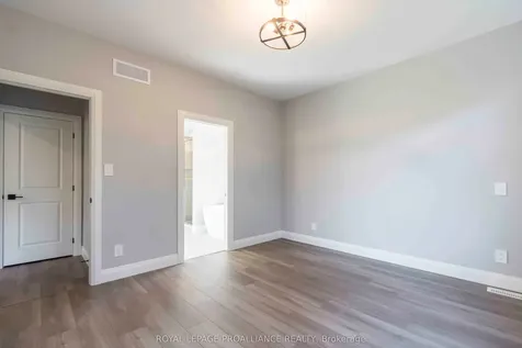 16 Mackenzie John Crescent Brighton ON K0K 1H0