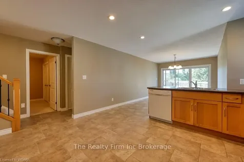 577 Hummingbird Crescent Woodstock ON N4T 0C1