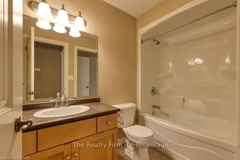 577 Hummingbird Crescent Woodstock ON N4T 0C1