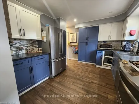 19 Sandhurst Court Brantford ON N3R 7G4