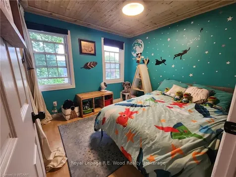 19 Sandhurst Court Brantford ON N3R 7G4